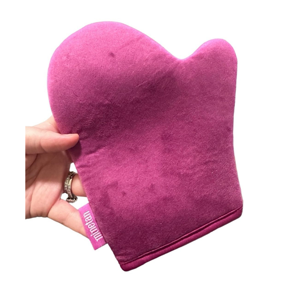 MineTan Self Tanning Mitt Bronze Spray Tan Applicator, Smoothing, Streak-Free - Picture 2 of 5